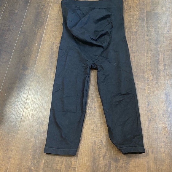 BLANQI black everyday Capri leggings - Picture 3 of 4